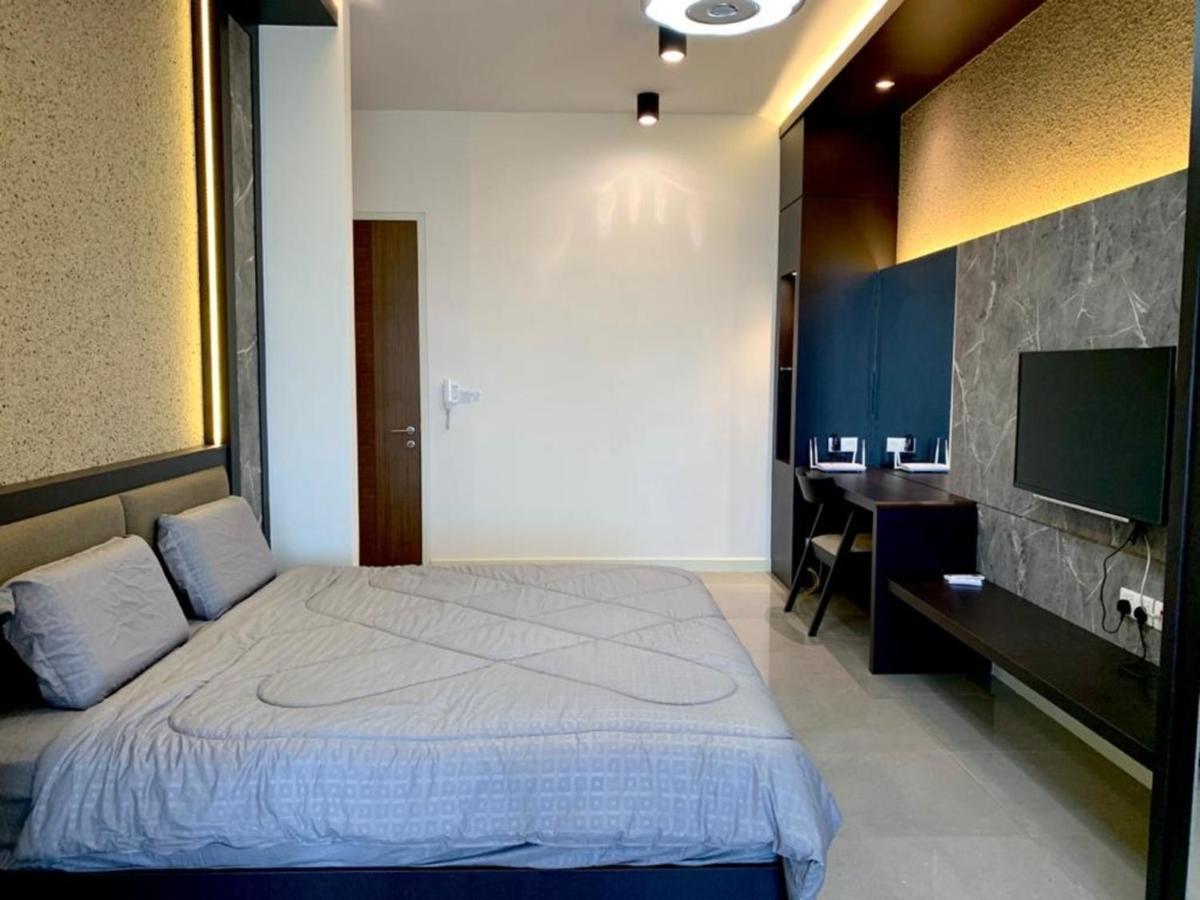 Imperio,res - Modern -- Luxury -- Seaview Malacca