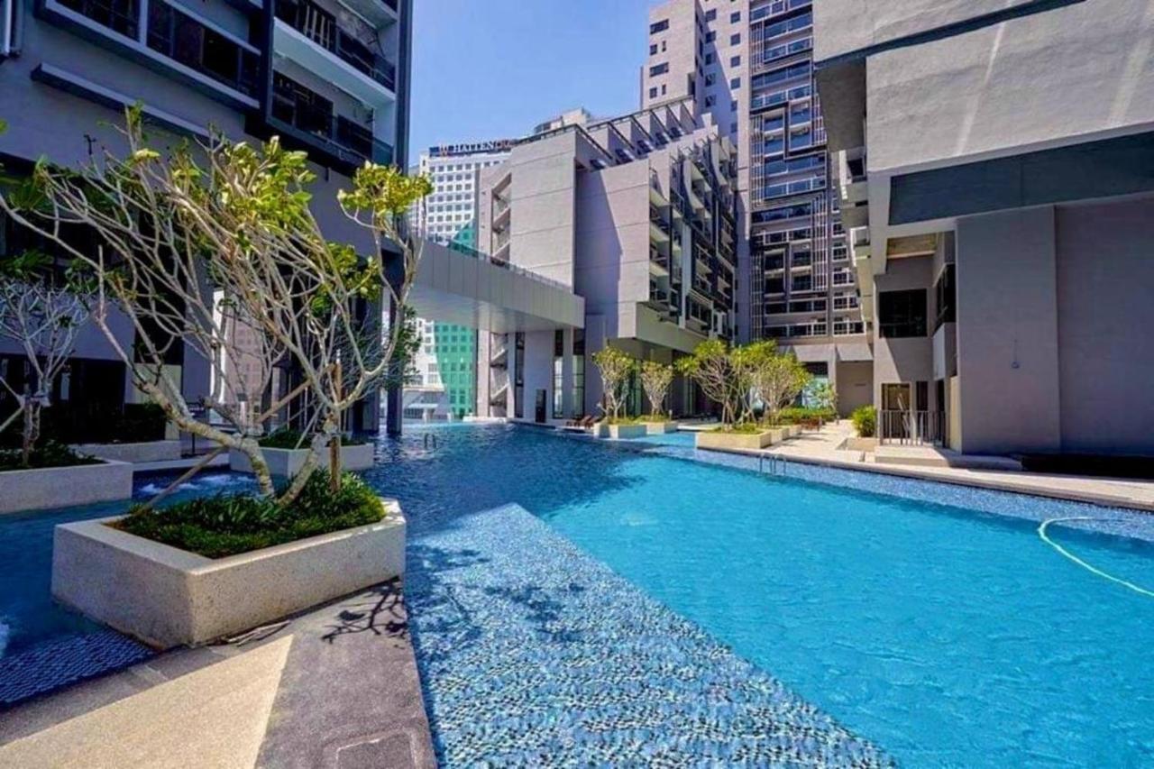 Imperio,res - Modern -- Luxury -- Seaview Apartment *